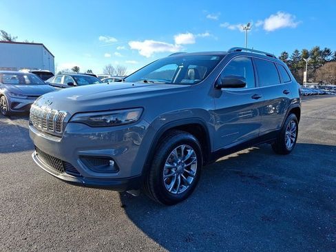 Certified 2019 Jeep Cherokee Latitude Plus w/ Comfort/Convenience Group image 4