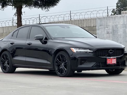 Used 2022 Volvo S60 T8 R-Design w/ Advanced Package image 10