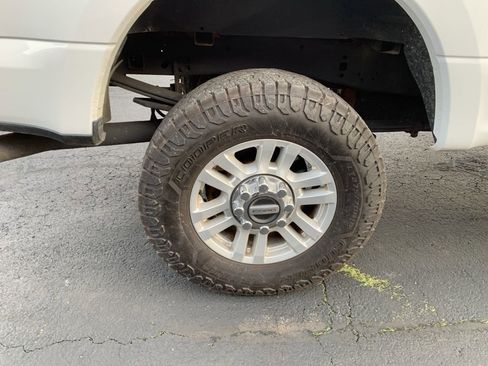 Used 2019 Ford F250 XL w/ Power Equipment Group AWD/4WD image 3