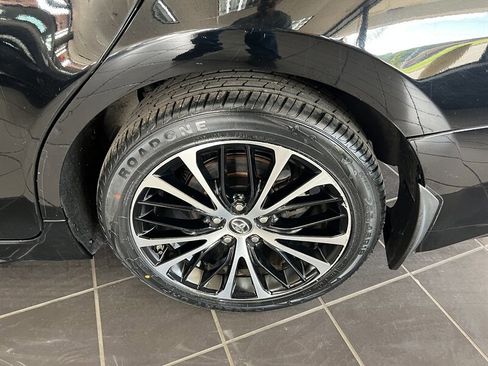 Used 2019 Toyota Camry SE FWD image 29