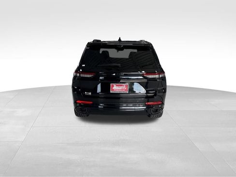 Used 2025 Jeep Grand Cherokee Summit AWD/4WD image 4