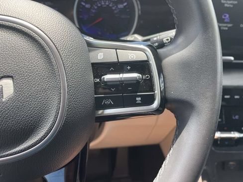 Used 2024 Kia Carnival EX FWD image 26