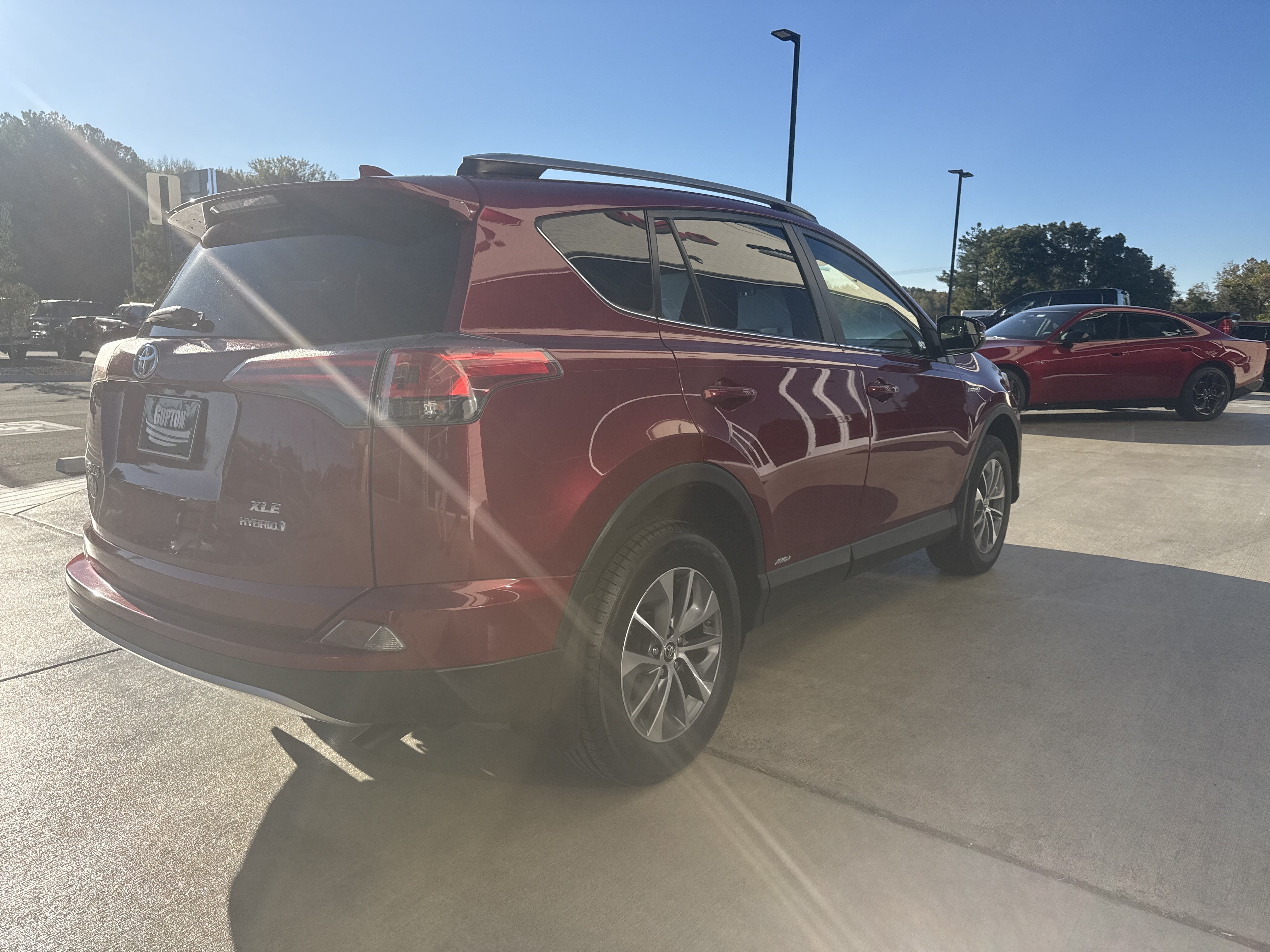 Used 2018 Toyota RAV4 XLE w/ Carpet Mat Package AWD/4WD image 5