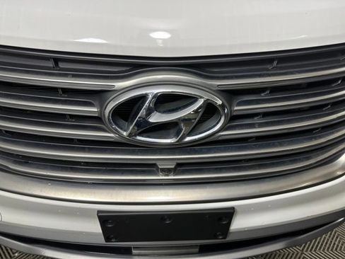 Used 2019 Hyundai Santa Fe XL image 9