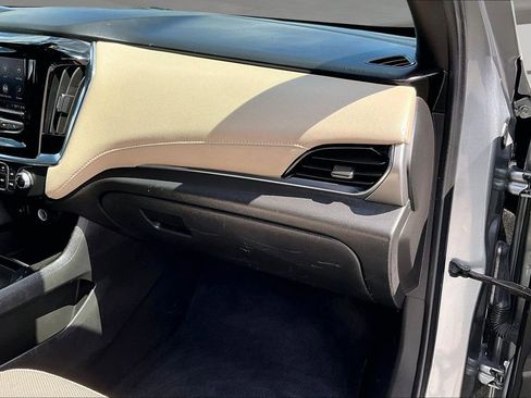 Used 2023 Chevrolet Traverse LS FWD image 18