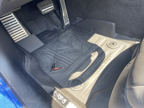 Used 2023 Chevrolet Corvette Stingray Premium Cpe w/ Z51 Performance Package RWD image 16