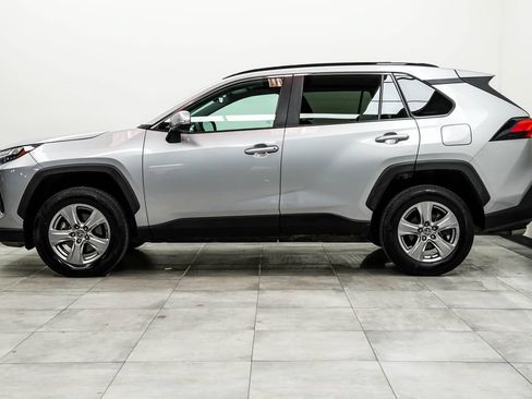 Used 2024 Toyota RAV4 XLE AWD/4WD image 7