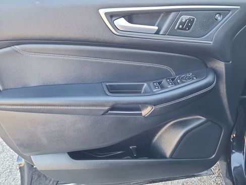 Used 2024 Ford Edge Titanium image 12