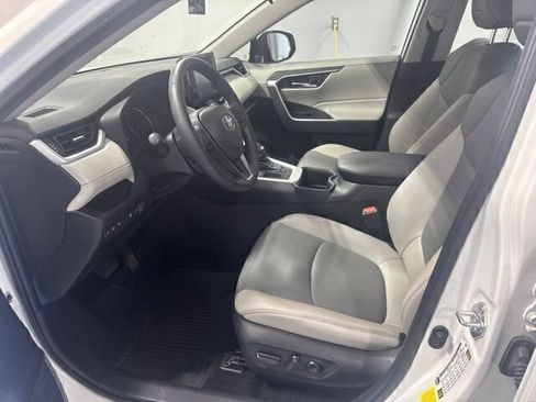 Used 2022 Toyota RAV4 XLE Premium FWD image 12