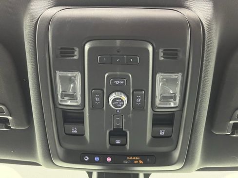 Used 2022 GMC Yukon SLT w/ SLT Luxury Package image 20