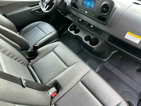 Used 2023 Mercedes-Benz Sprinter 2500 image 17