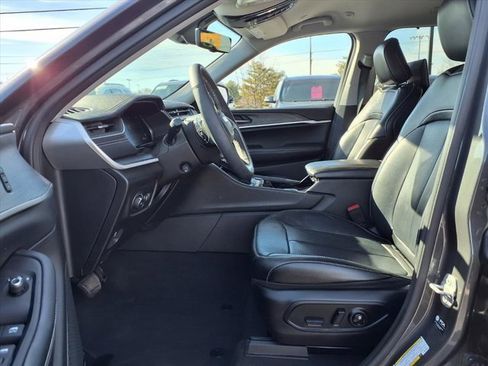 Used 2023 Jeep Grand Cherokee L Limited w/ Luxury Tech Group II image 29