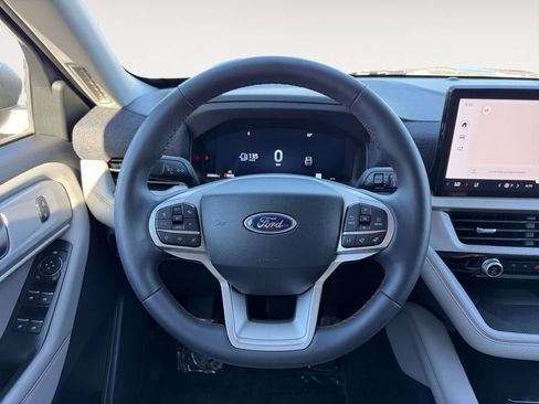 Used 2025 Ford Explorer Active w/ Active Comfort Package AWD/4WD image 13