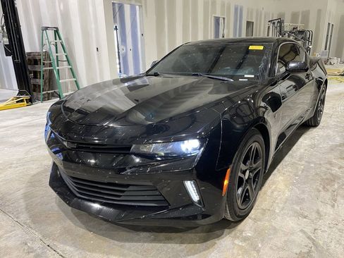 Used 2018 Chevrolet Camaro LT RWD image 15