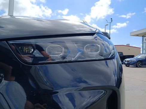 Used 2025 BMW X5 xDrive50e image 4