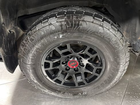 Used 2022 Toyota 4Runner TRD Off-Road Premium w/ TRD Black Wheel Package (TMS) AWD/4WD image 13
