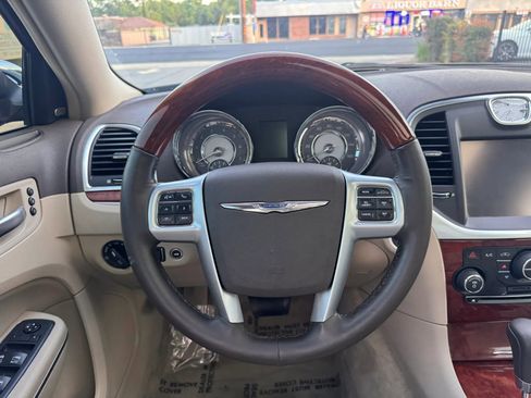 Used 2011 Chrysler 300 C w/ Sound Group RWD image 21