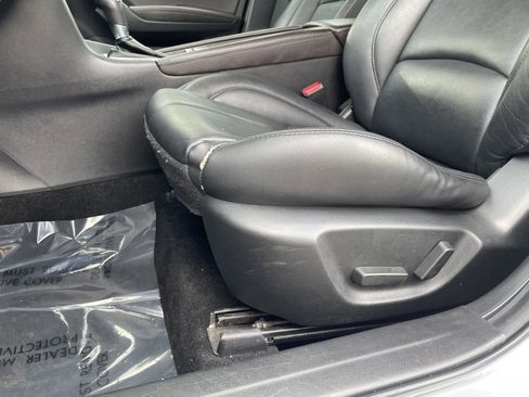 Used 2018 MAZDA MAZDA3 Touring image 11