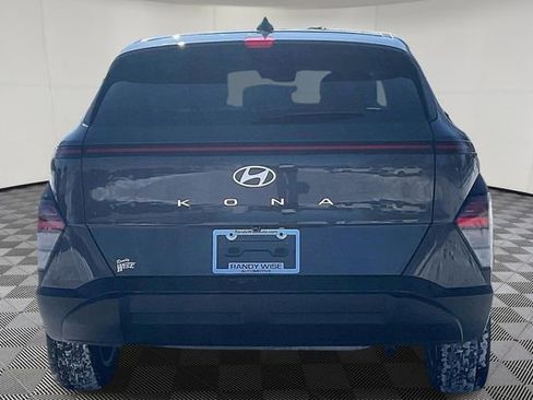 Certified 2025 Hyundai Kona SE image 5