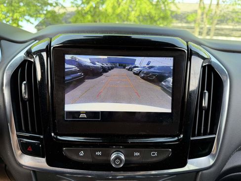 Used 2023 Chevrolet Traverse LT AWD/4WD image 23