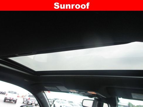 Used 2019 Toyota Tacoma TRD Off-Road AWD/4WD image 15