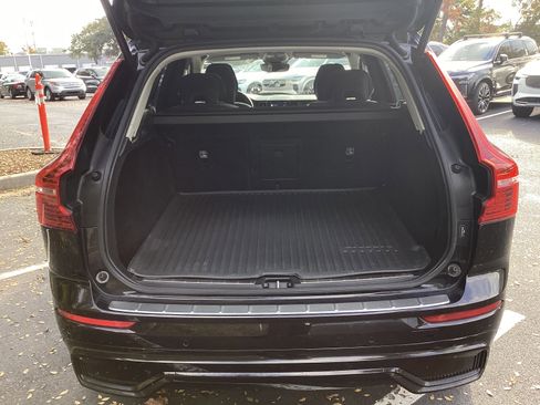 Certified 2023 Volvo XC60 B5 Plus w/ Climate Package image 34