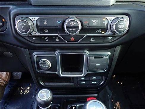 Used 2022 Jeep Wrangler Unlimited Sport AWD/4WD image 17