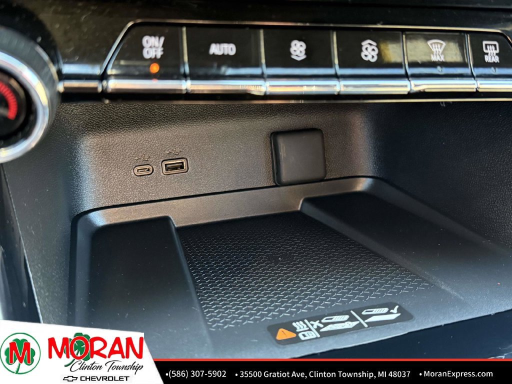 Used 2024 Chevrolet Traverse LT w/ LPO, Floor Liner Package FWD image 25