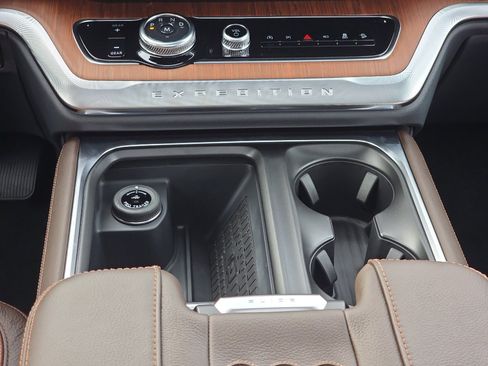 New 2025 Ford Expedition Max King Ranch image 32
