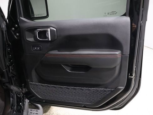 Certified 2025 Jeep Wrangler Unlimited Rubicon w/ XTREMEE 35" Tire Package image 24