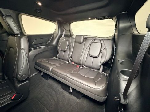 New 2027 Chrysler Pacifica Select AWD/4WD image 6