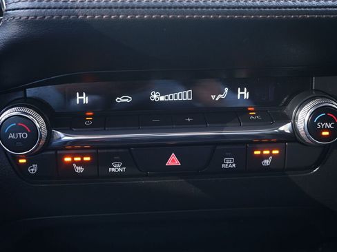 Used 2022 MAZDA MAZDA3 s image 22