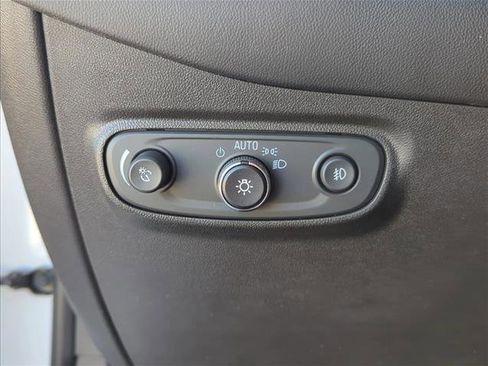 Used 2020 Chevrolet Equinox Premier image 20