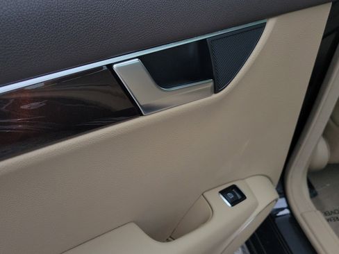 Used 2014 Mercedes-Benz C 300 4MATIC Sedan image 17