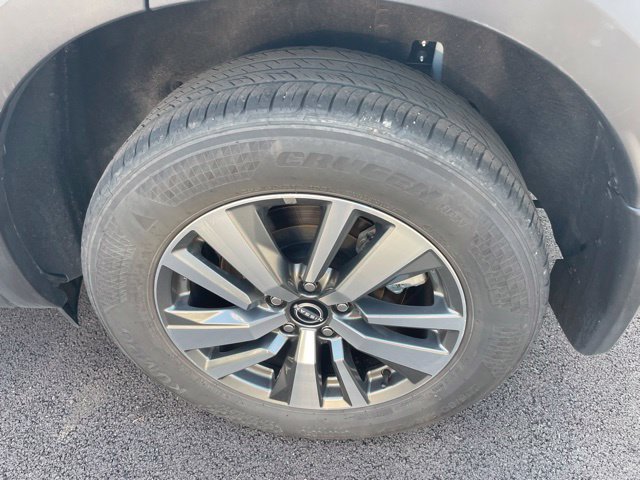 Used 2025 Nissan Pathfinder SL FWD image 6