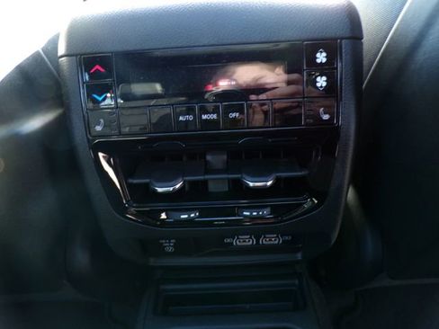 Used 2025 Jeep Grand Cherokee L Overland w/ Trailer Tow Package image 15