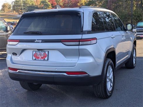 New 2025 Jeep Grand Cherokee Laredo X image 7