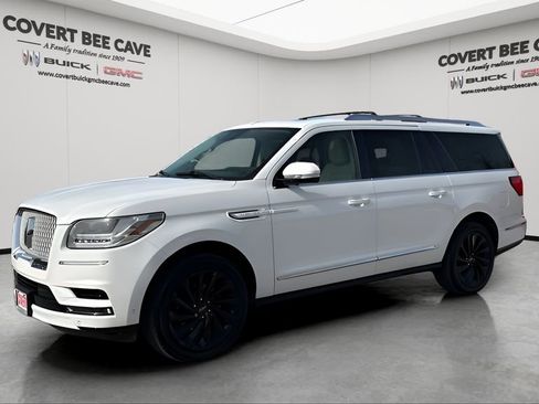 Used 2020 Lincoln Navigator L Reserve w/ Equipment Group 208A Reserve image 3