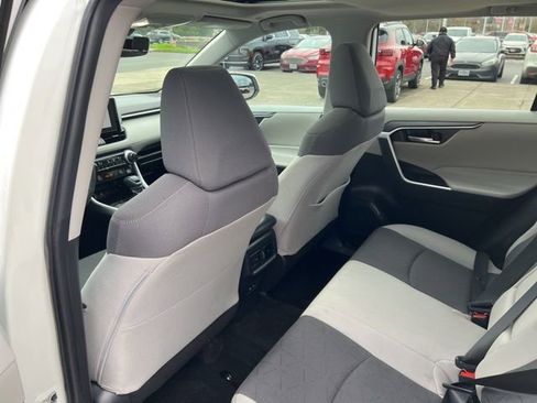 Used 2024 Toyota RAV4 XLE image 47