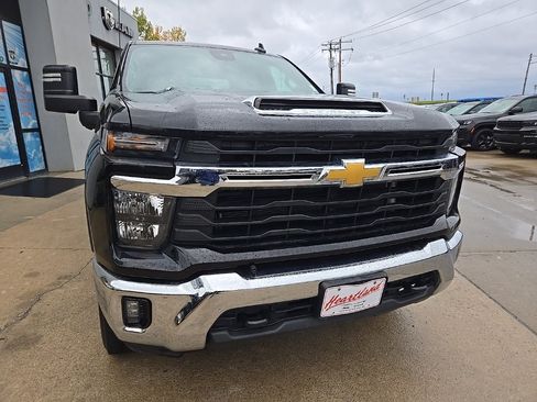 Used 2024 Chevrolet Silverado 2500 LT image 15