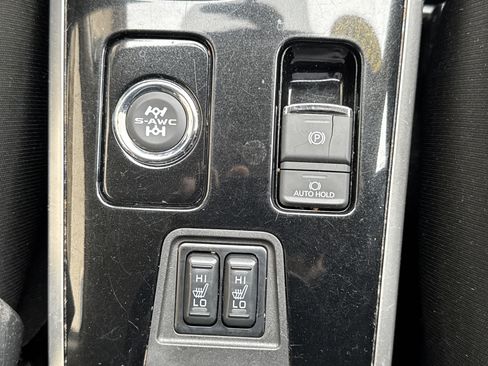 Used 2018 Mitsubishi Outlander SE image 16