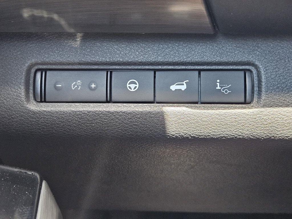 Used 2023 Nissan Pathfinder Platinum w/ Lighting Package (N92) AWD/4WD image 22