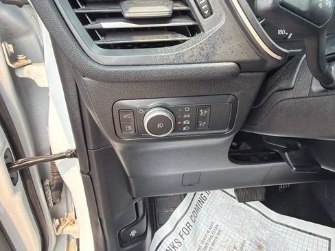 Used 2022 Ford Escape SEL FWD image 19