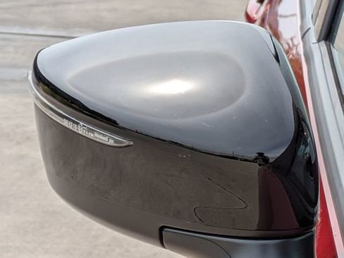 New 2025 Nissan Versa SR w/ Trunk Package image 12