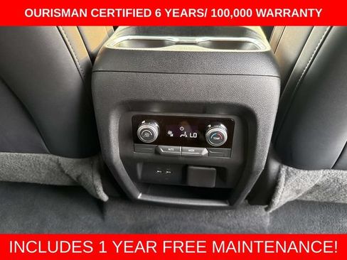 Used 2024 GMC Acadia Elevation AWD/4WD image 12