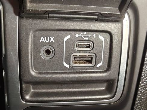 Used 2021 Jeep Gladiator Willys image 46