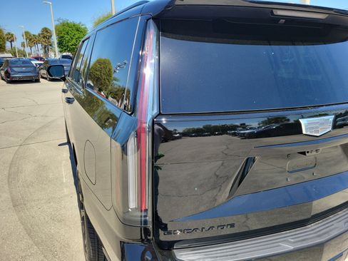 New 2026 Cadillac Escalade ESV Platinum Sport w/ LPO, ONYX Package image 11