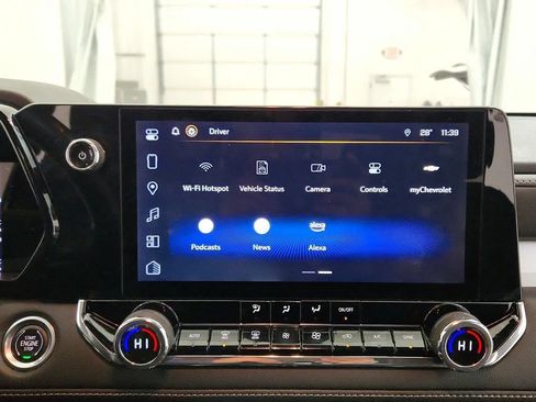 Used 2023 Chevrolet Colorado LT w/ LT Convenience Package AWD/4WD image 16