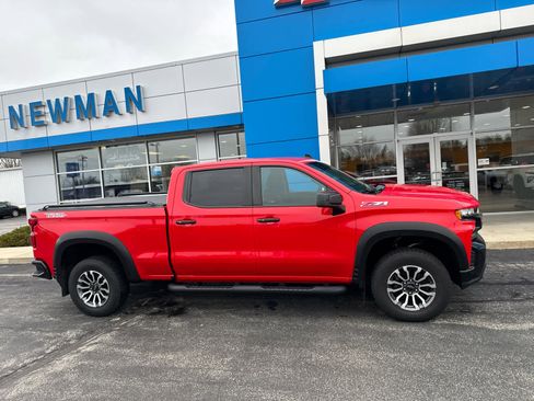 Used 2019 Chevrolet Silverado 1500 LT Trail Boss image 2