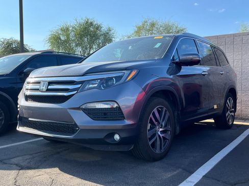 Certified 2017 Honda Pilot Touring image 2